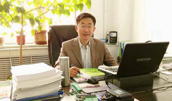 專訪新能源汽車電池成組管理應用技術(shù)專家、哈爾濱威星動力電源有限公司董事長方英民 專訪新能源汽車電池成組管理應用技術(shù)專家、哈爾濱威星動力電源有限公司董事長方英民