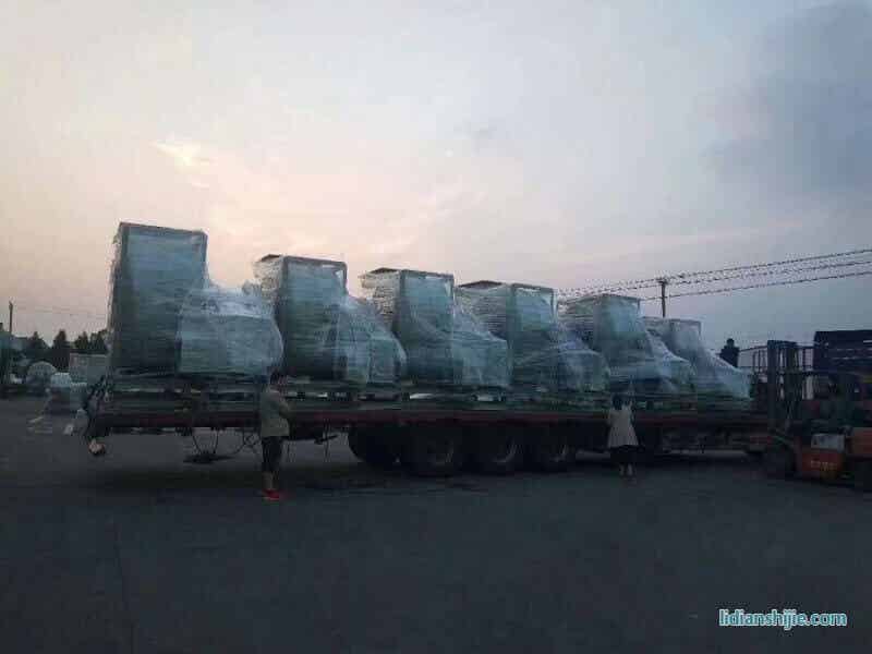 頂裕11臺玻璃鋼防腐風機發(fā)往江西某工地 頂裕11臺玻璃鋼防腐風機發(fā)往江西某工地