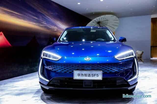 比亞迪靠汽車技術創(chuàng)新銷量暴漲，自動駕駛卻難助華為打開局面