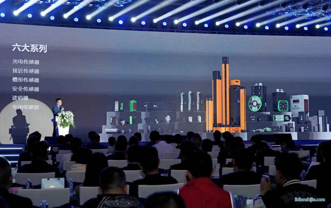 智能傳感器事業(yè)部負責人周鵬