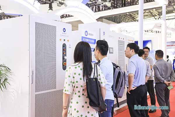 星云600kW/1650V電池組工況模擬測(cè)試系統(tǒng)吸引業(yè)界人士駐足了解